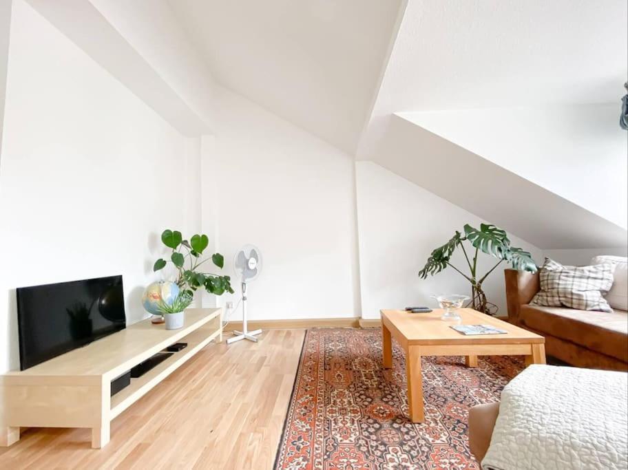 Schoene Ferienwohnung Mit Blick Ueber Stadtwald Лейпциг Экстерьер фото