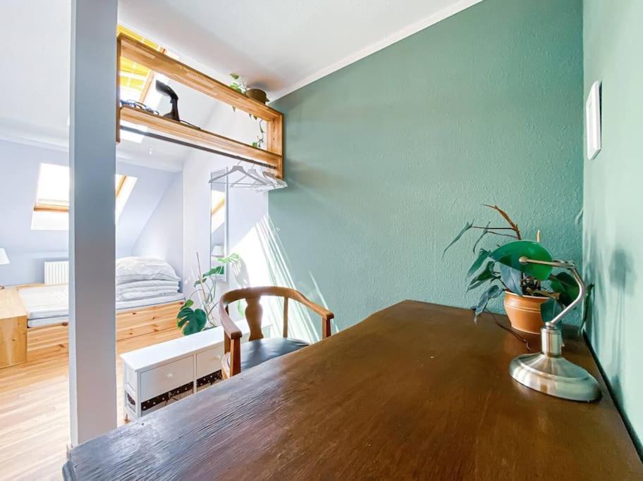 Schoene Ferienwohnung Mit Blick Ueber Stadtwald Лейпциг Экстерьер фото